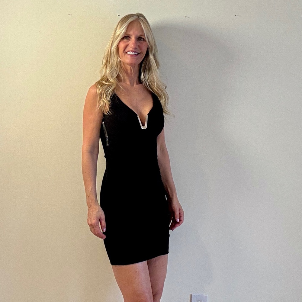 Emerald Sundae Black Sleeveless Mini Dress